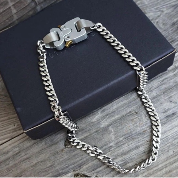 Luxury Stainless Steel Chain Link Necklace - Picture 8 of 10